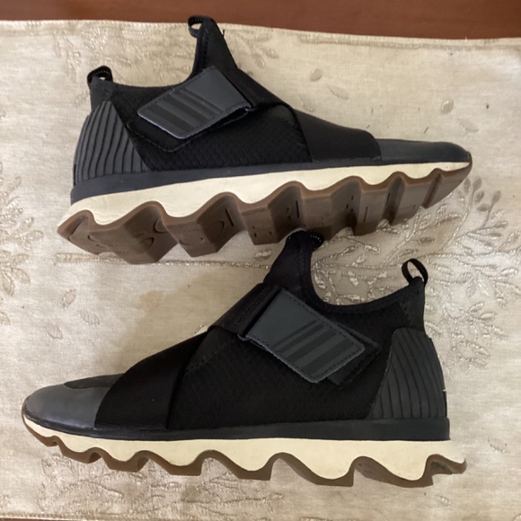 Sorel Kinetic Sneak Womens Size 8 Black Hook & Loop Athletic Shoes NL3374-010 Pl - Picture 9 of 10